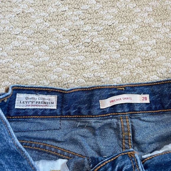 Levi’s Blue Denim Women's Shorts with Floral Embroidery - Picture 2 of 3